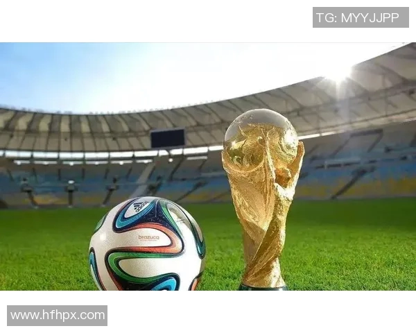 传奇足球球星的荣耀与足迹：从巅峰到传世的传奇之路